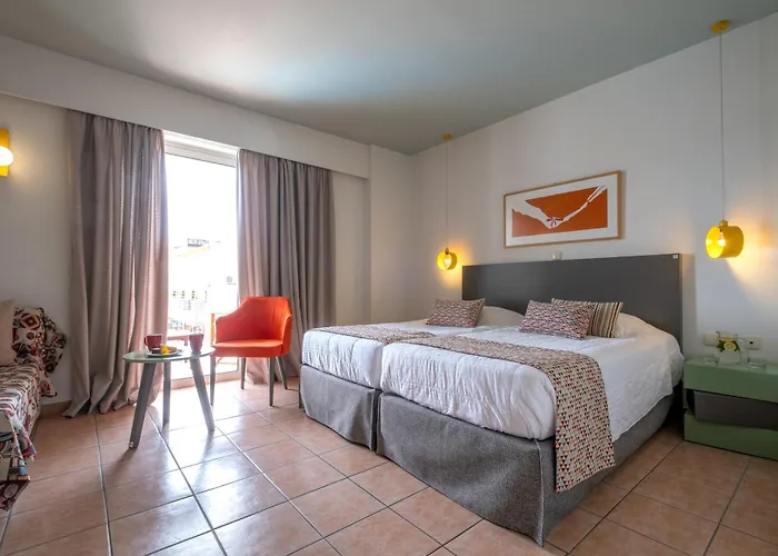 Flisvos Royal & Hotel Tolón