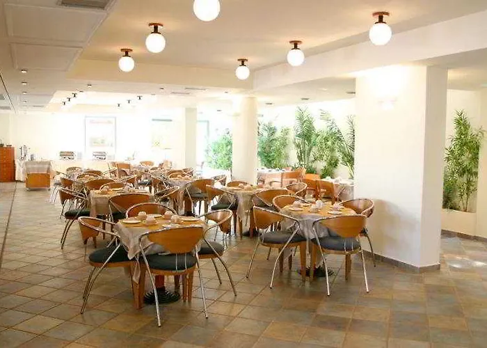 Flisvos Royal & Hotel Tolón