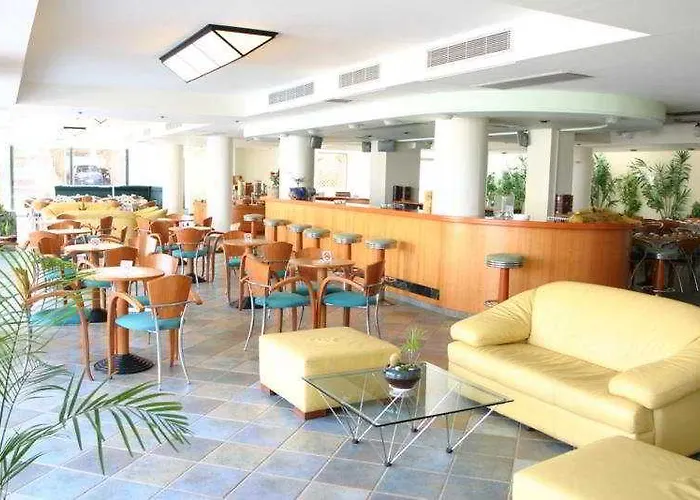 Flisvos Royal & 4* Tolón