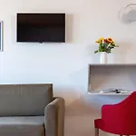 Hotell Flisvos Royal & 4*