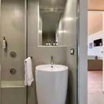 Flisvos Royal & Hotell