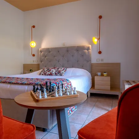 Ξενοδοχείο Flisvos Royal & 4*