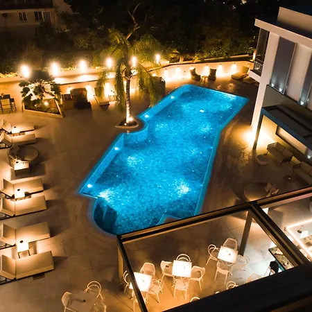 Hotell Flisvos Royal &