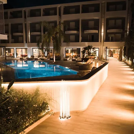 Flisvos Royal Hotel