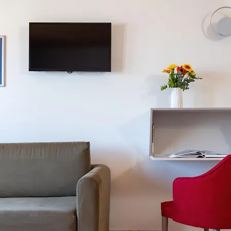 Hotel Flisvos Royal Hotel&suites 4*