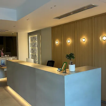 Flisvos Royal Hotel&suites