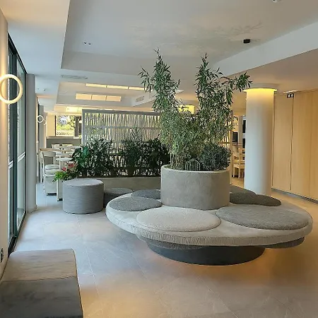 Flisvos Royal 4*