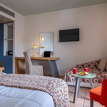 Hotel Flisvos Royal & 4*