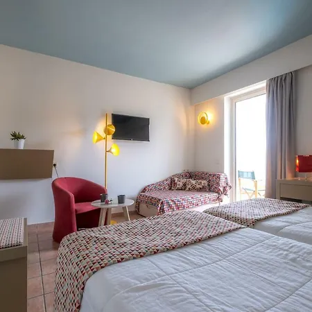 Flisvos Royal & Hotel 4*