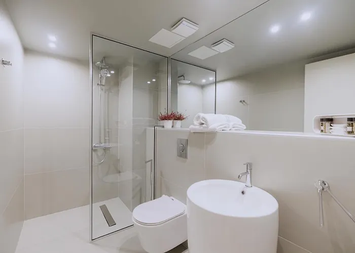 Flisvos Royal & Hotel 4*