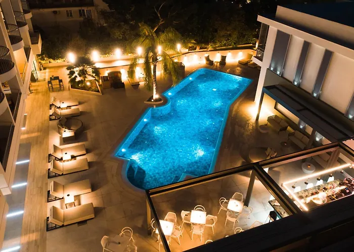 Hotel Flisvos Royal &