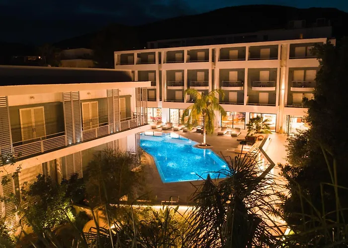 Hotel Flisvos Royal & 4*