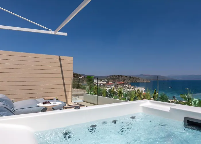 Flisvos Royal & טולון