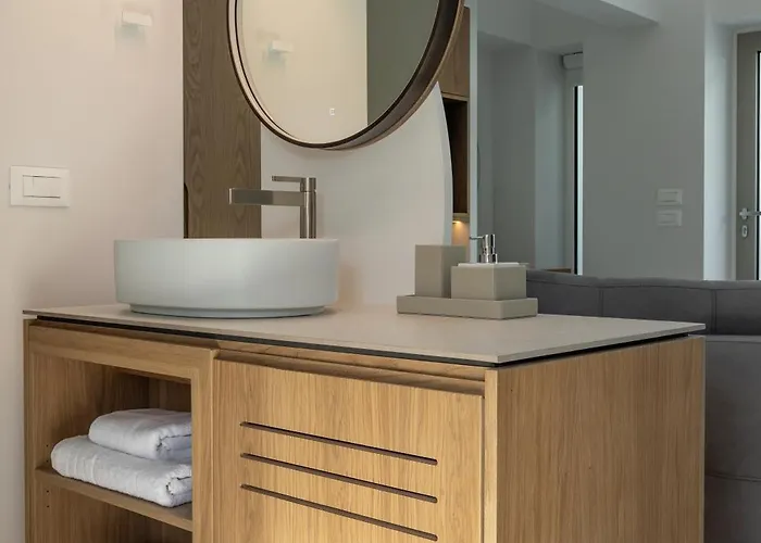 מלון Flisvos Royal &