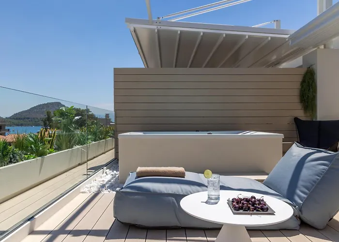 Flisvos Royal & Tolón