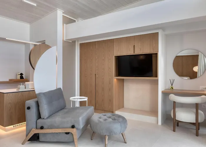 Hotel Flisvos Royal &