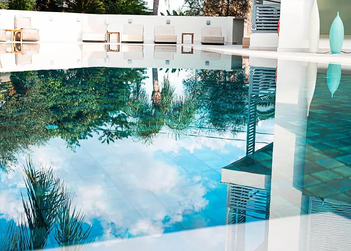 Flisvos Royal & Tolón