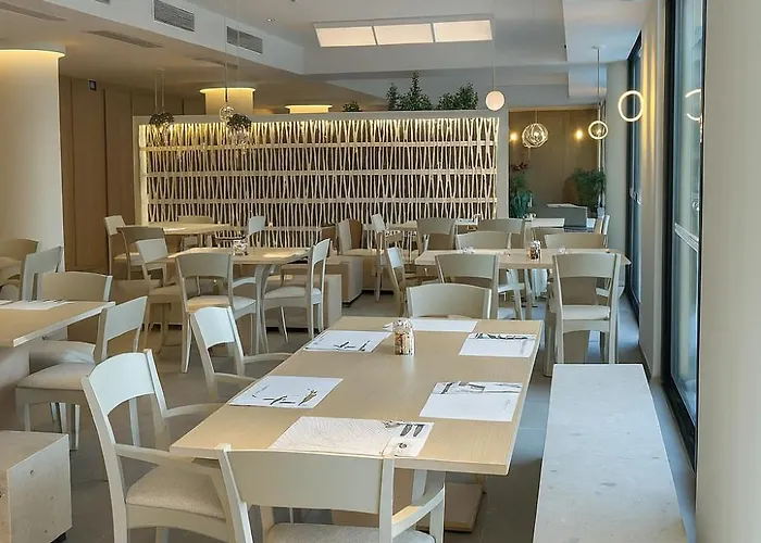 Flisvos Royal & Hotel Tolón