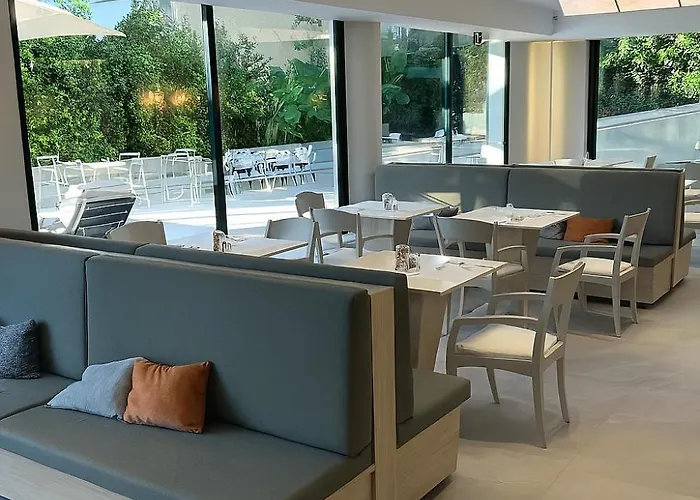 מלון Flisvos Royal & טולון