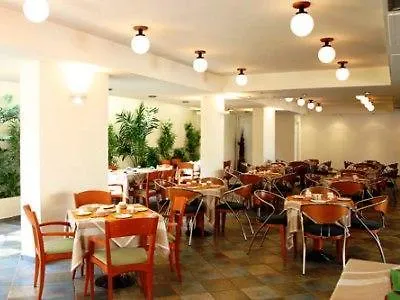 Hotel Flisvos Royal & Tolón